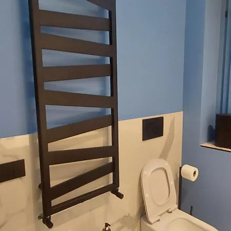 ゲストハウス Lungofiume 4*