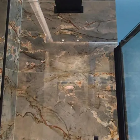 ゲストハウス Lungofiume アヴェッリーノ