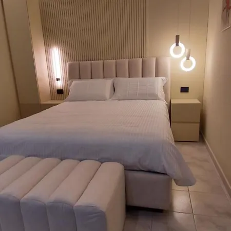 Lungofiume 게스트하우스 4*